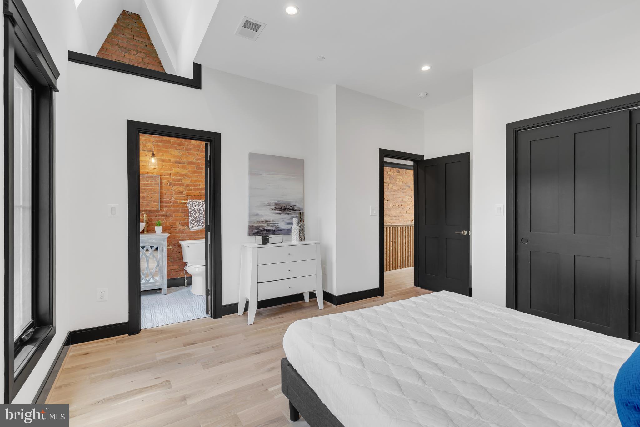 39 V Street Northwest Washington, DC 20001 - Photo 25 of 68