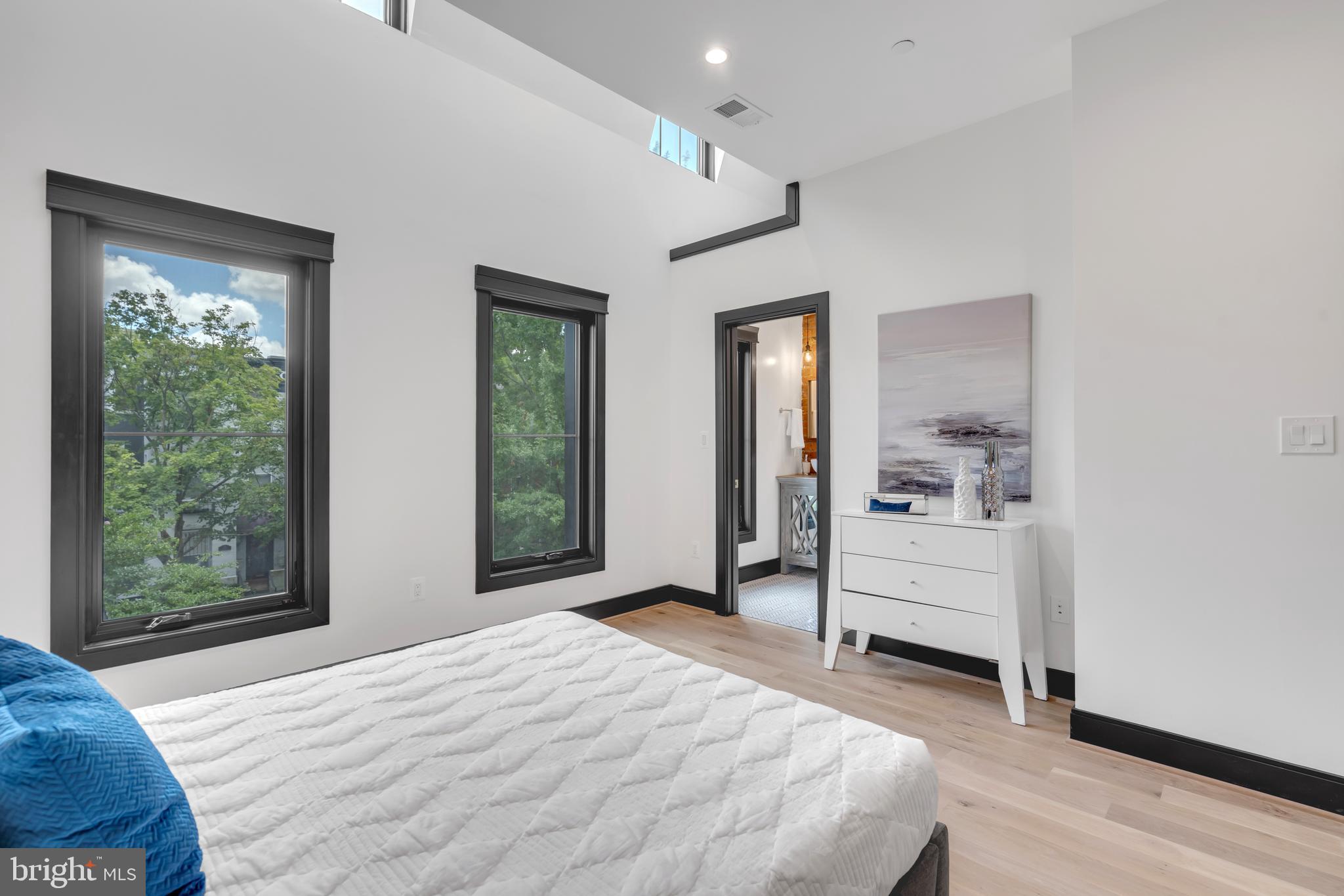 39 V Street Northwest Washington, DC 20001 - Photo 26 of 68