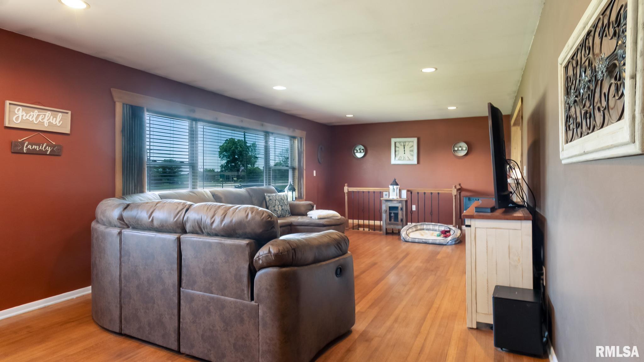 18609 West Farmington Road Trivoli, IL 61569 - Photo 13 of 46
