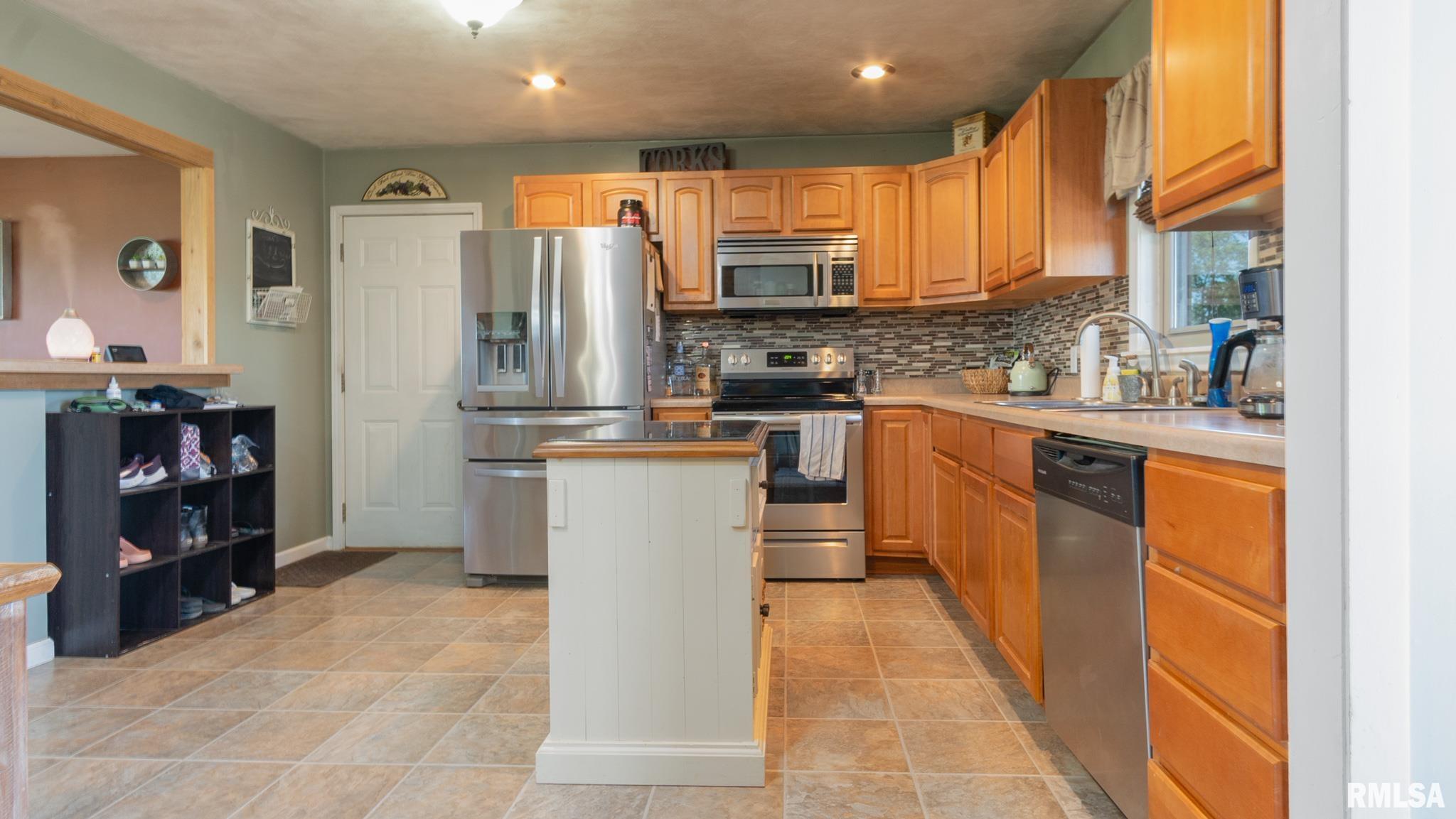 18609 West Farmington Road Trivoli, IL 61569 - Photo 16 of 46