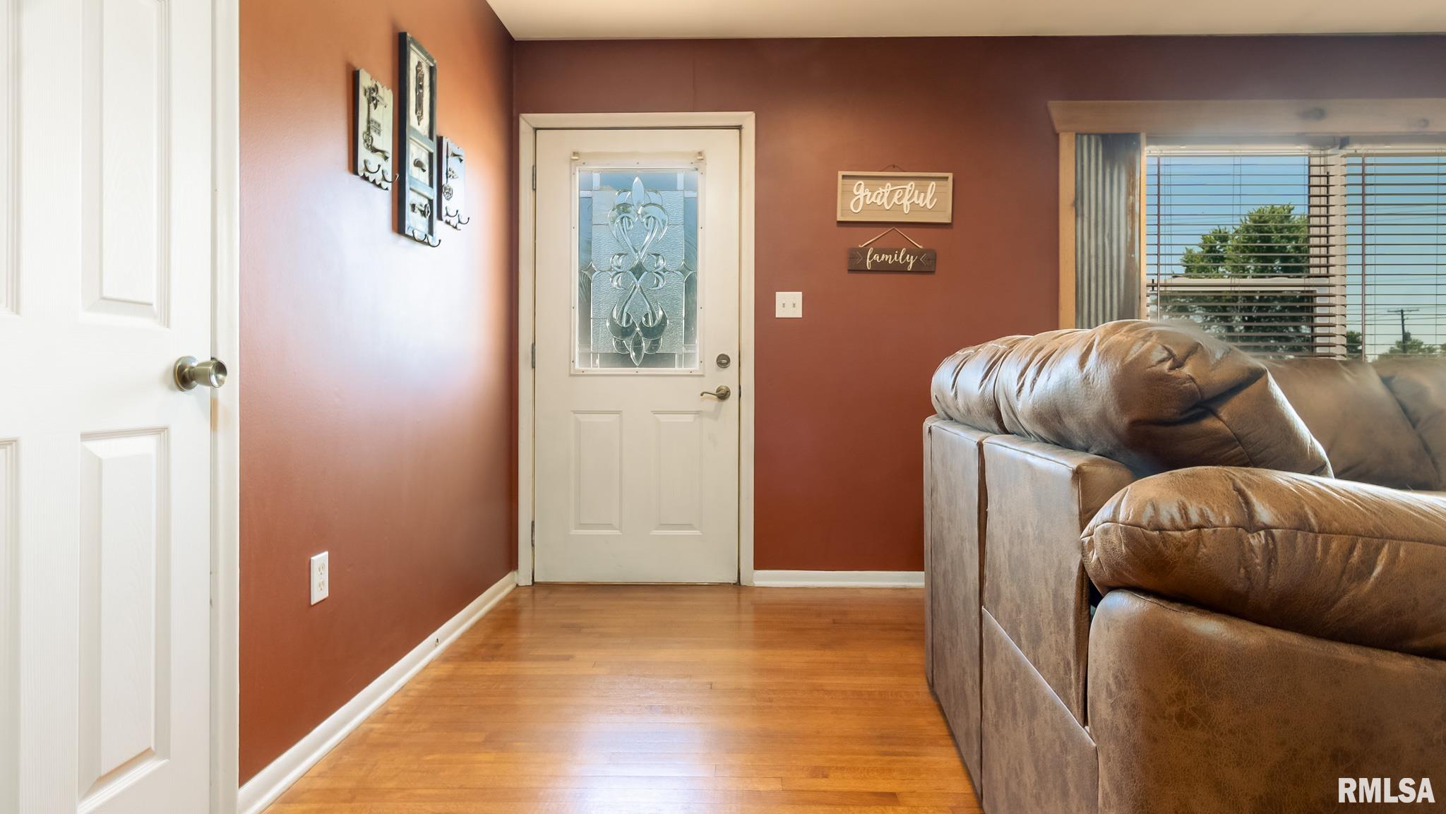 18609 West Farmington Road Trivoli, IL 61569 - Photo 9 of 46