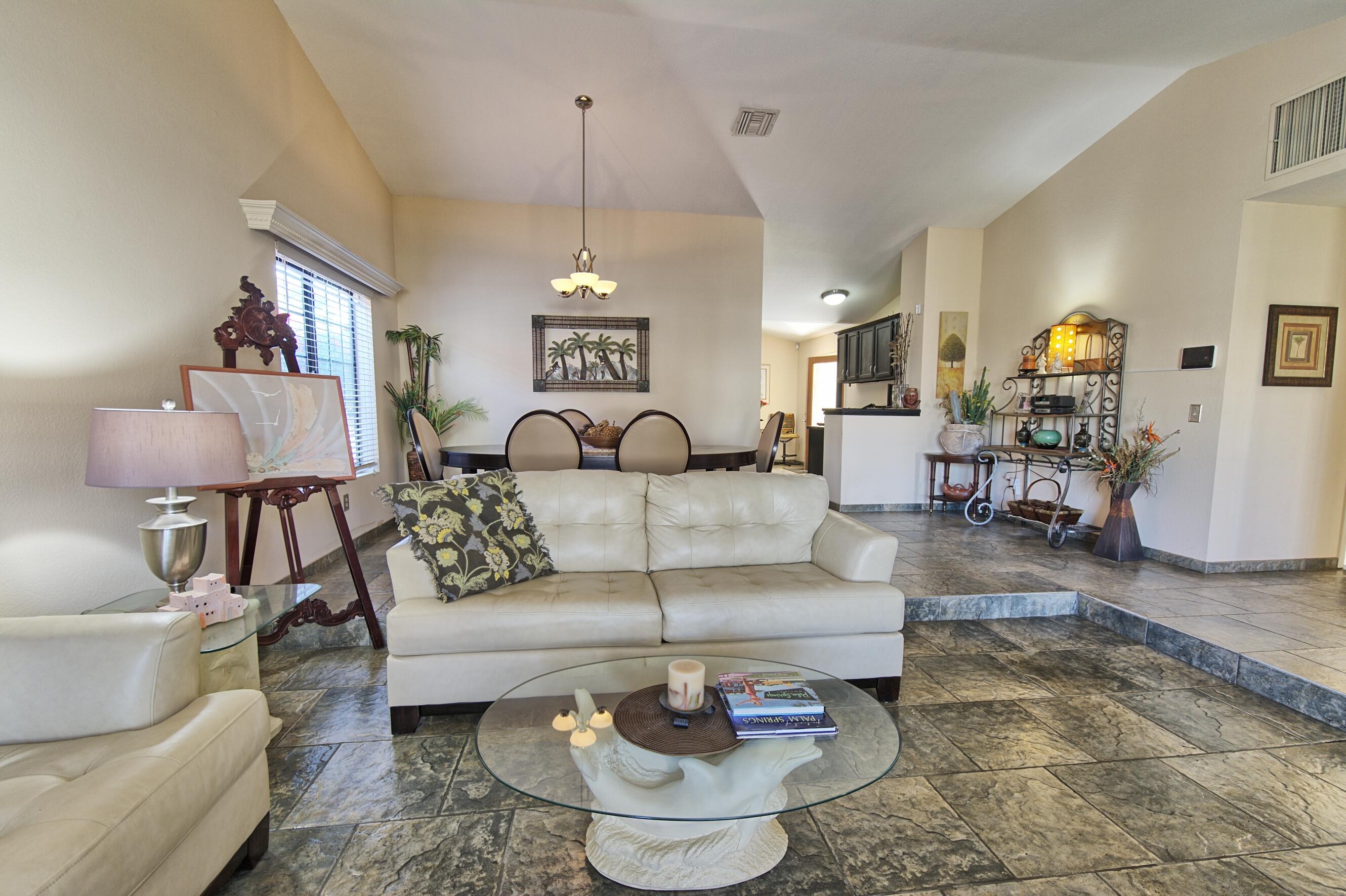 68951 Risueno Road Cathedral City, CA 92234 - Photo 4 of 29 Livingroom 3