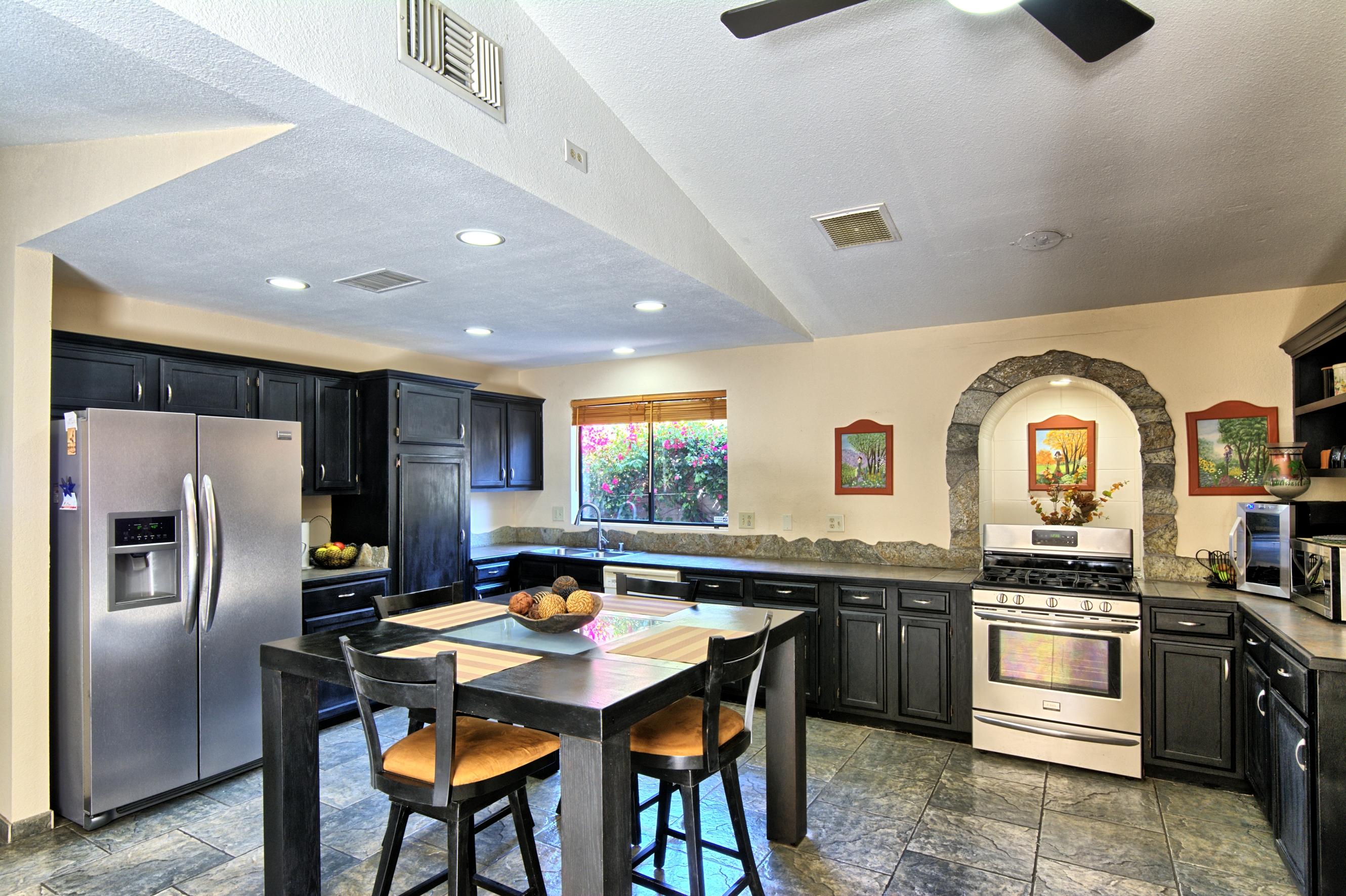 68951 Risueno Road Cathedral City, CA 92234 - Photo 7 of 29 Kitchen 2