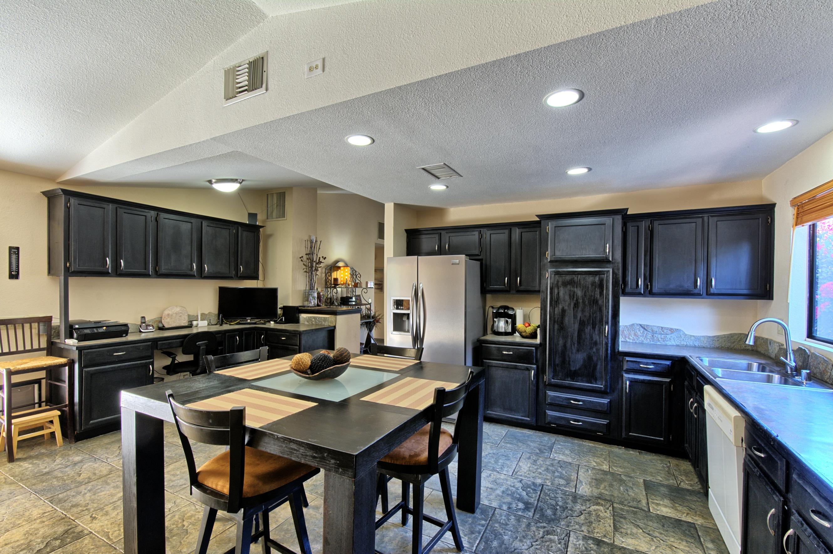 68951 Risueno Road Cathedral City, CA 92234 - Photo 8 of 29 Kitchen 4
