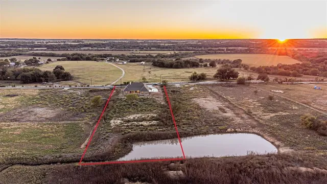 $825,000 | 1950 County Road 2513, Decatur, TX 76234