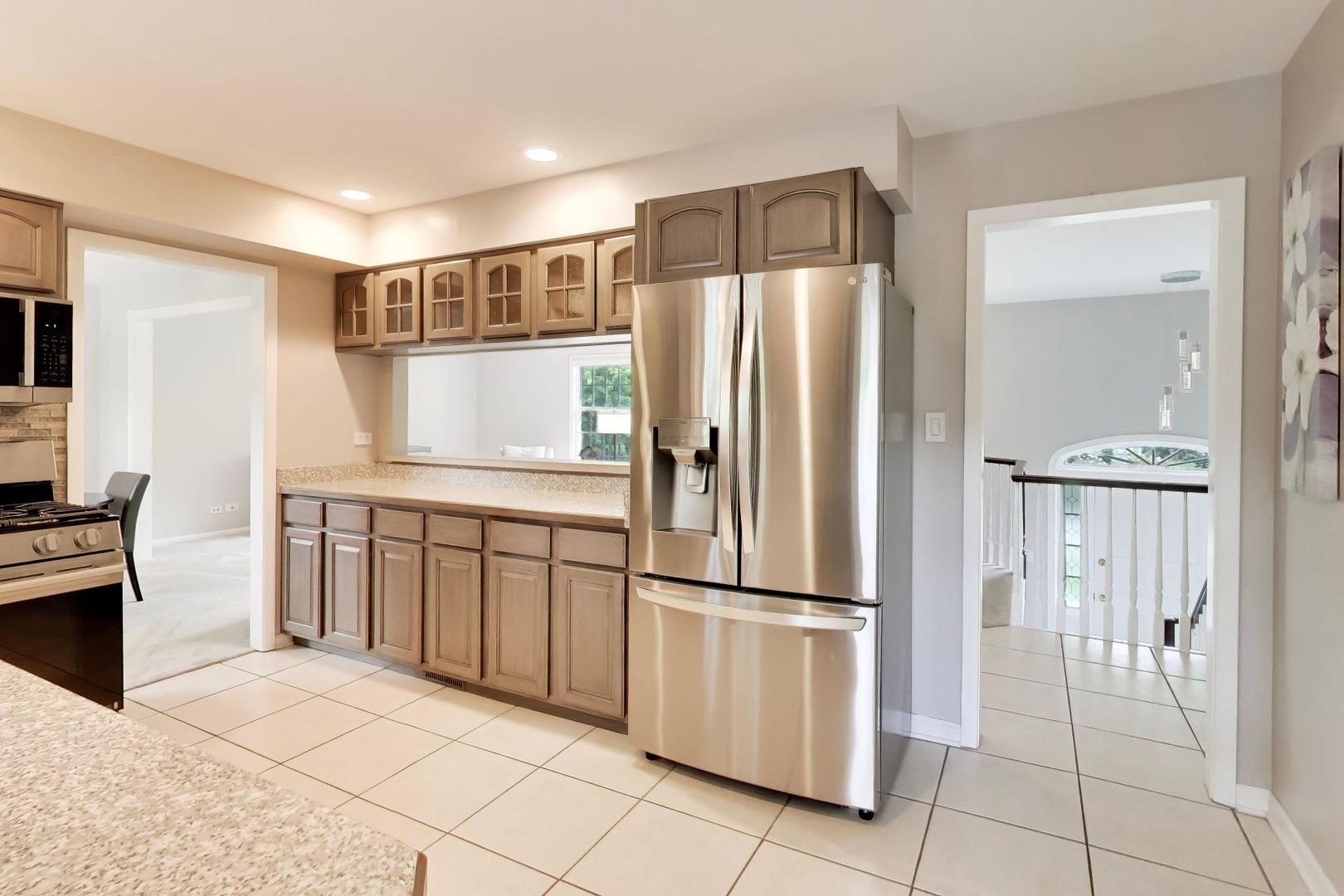 955 West Gilbert Road Palatine, IL 60067 - Photo 8 of 29 Gallery Image 8