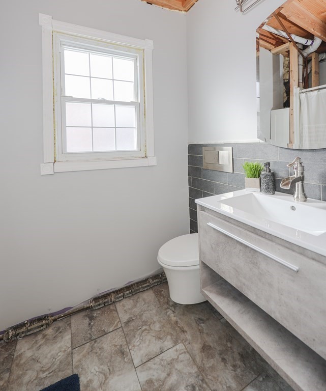 206 Dearborn Road Pembroke, NH 03275 - Photo 12 of 42 Gallery Image 12