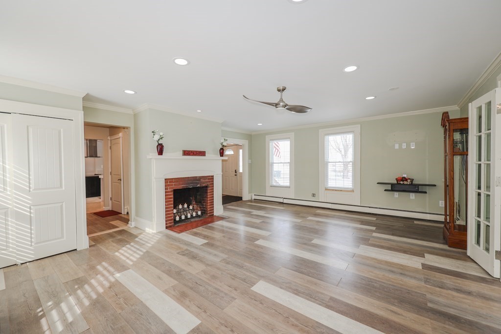 206 Dearborn Road Pembroke, NH 03275 - Photo 8 of 42 Gallery Image 8