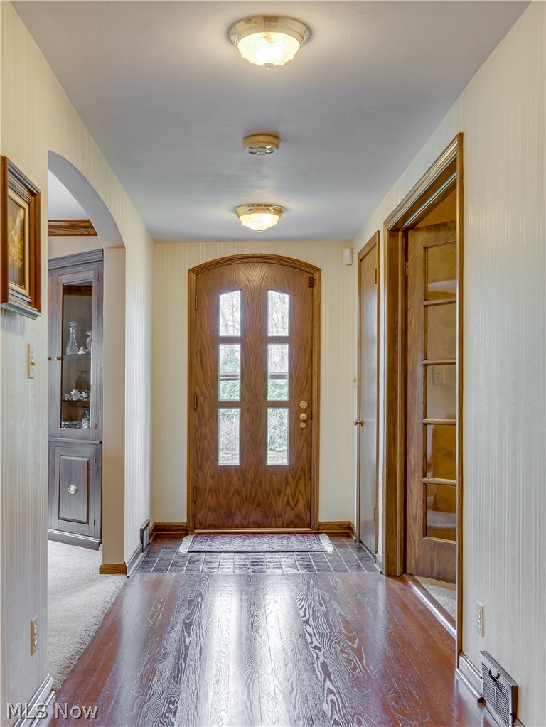 2110 Ridgewood Road Akron, OH 44313 - Photo 5 of 35 The front door and foyer