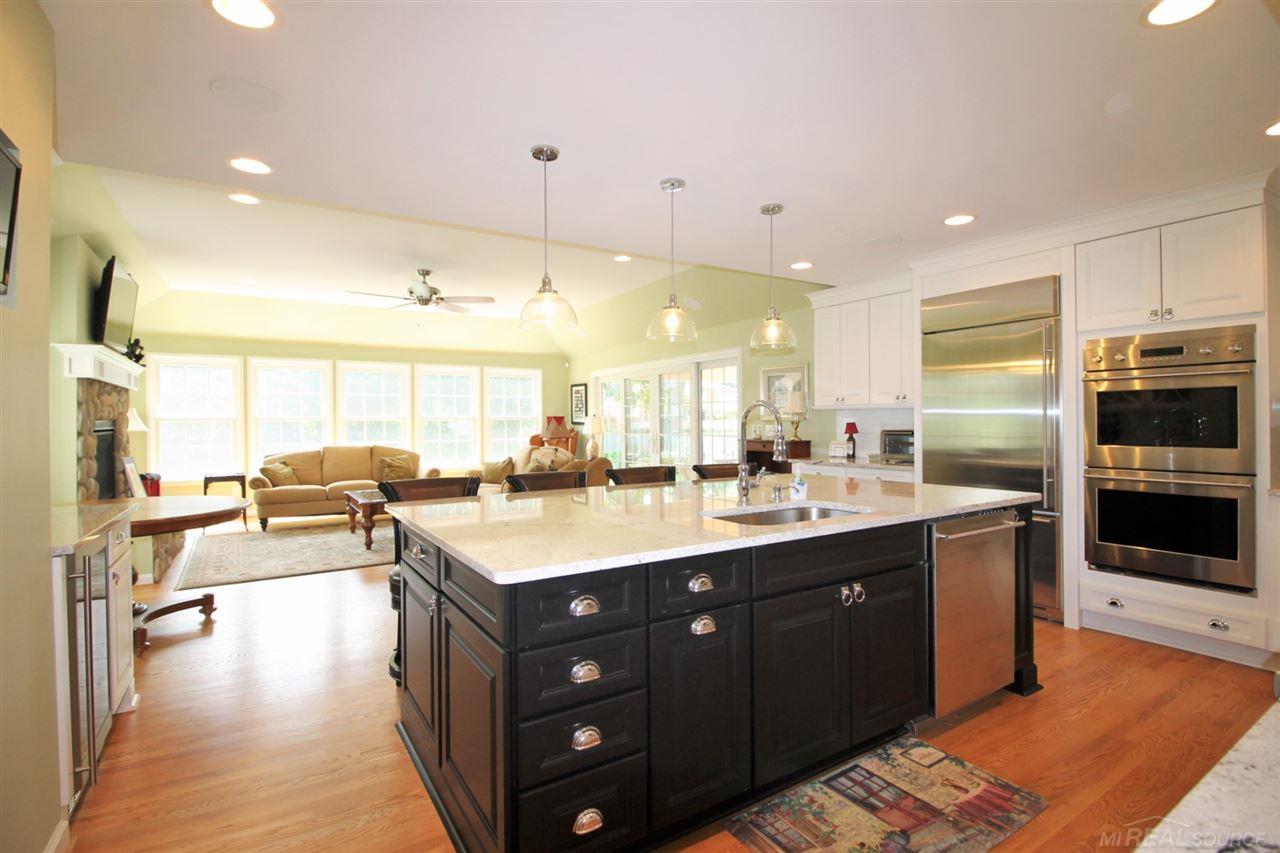 945 Trombley Road Grosse Pointe, MI 48230 - Photo 17 of 62 31388796-16.JPG