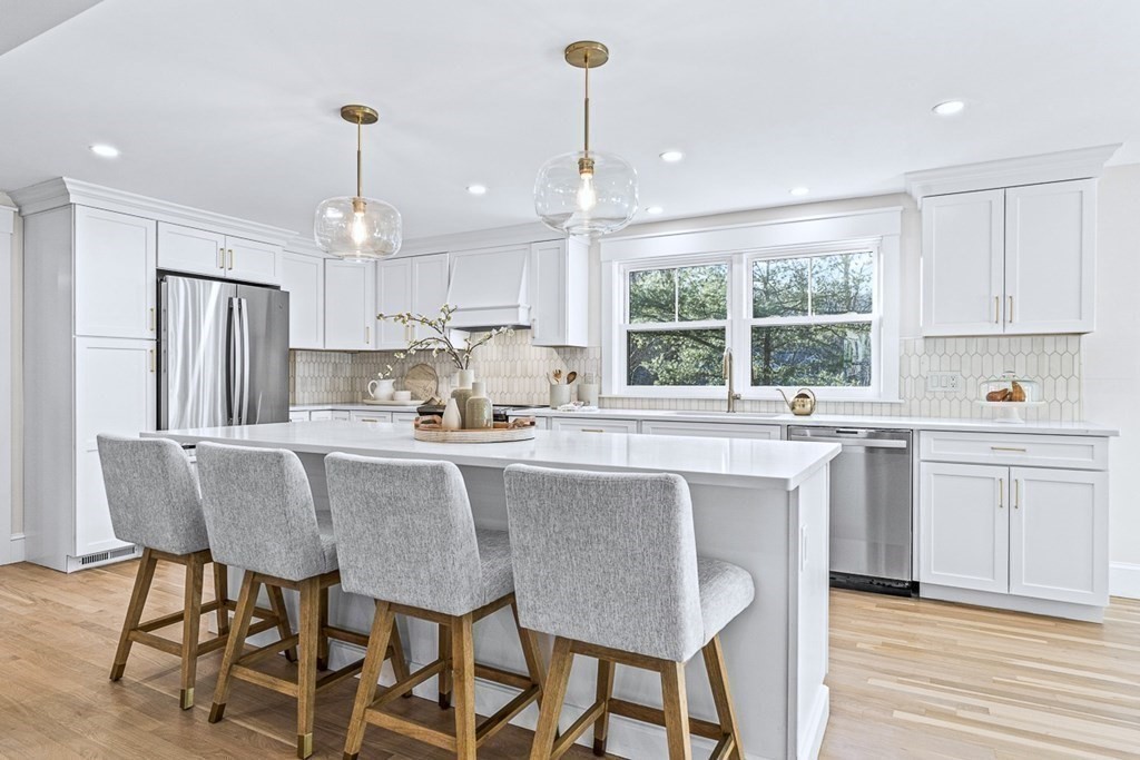 9 Candlewood Road Lynnfield, MA 01940 - Photo 10 of 42 Gallery Image 10