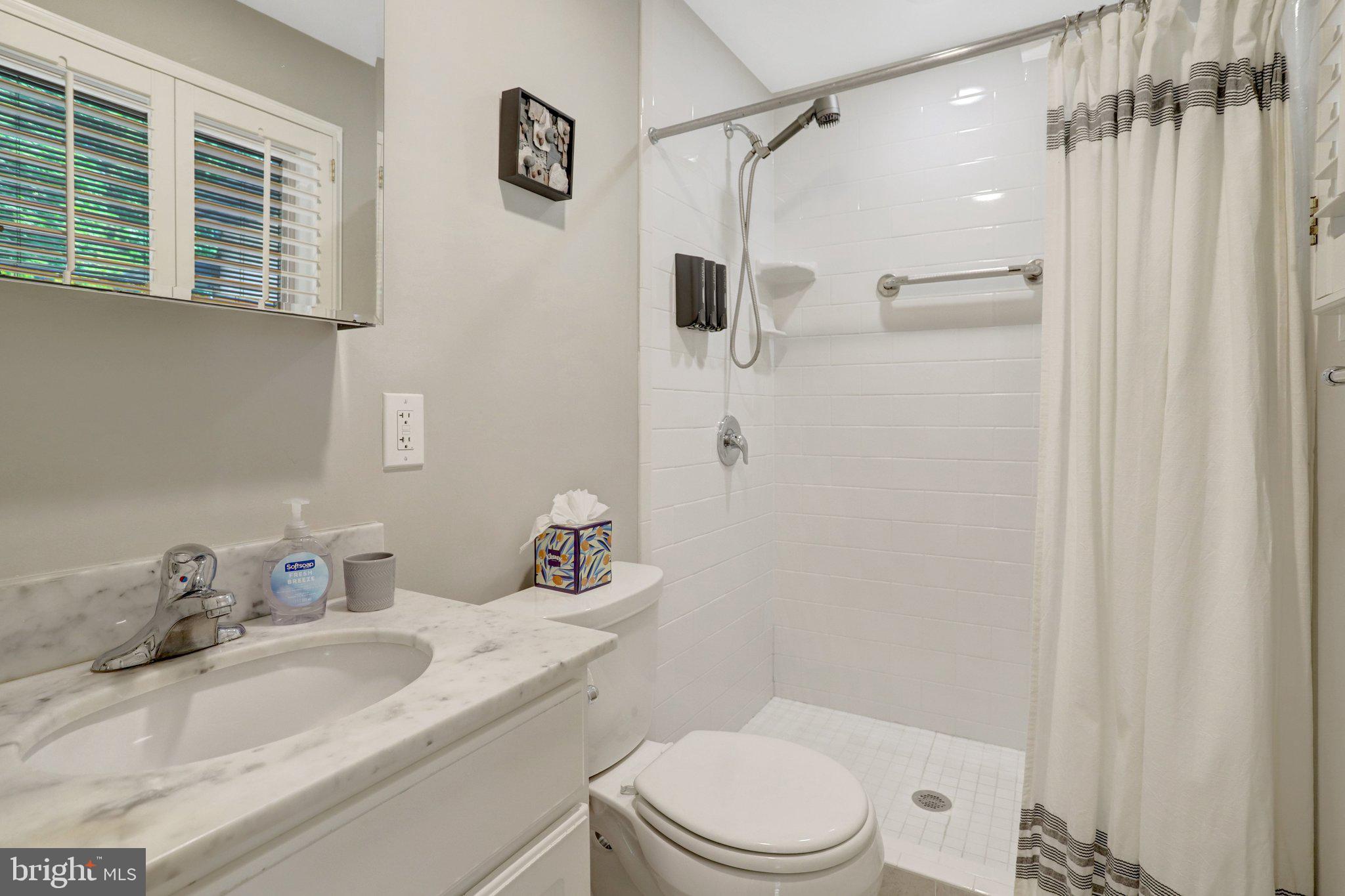 6616 Braddock Road Annandale, VA 22312 - Photo 24 of 61
