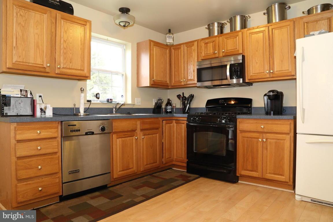 10 Limestone Court Lititz, PA 17543 - Photo 3 of 9