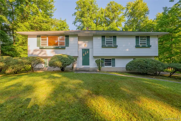 $545,000 | 18 Sheryl Lane, Mahopac, NY 10541
