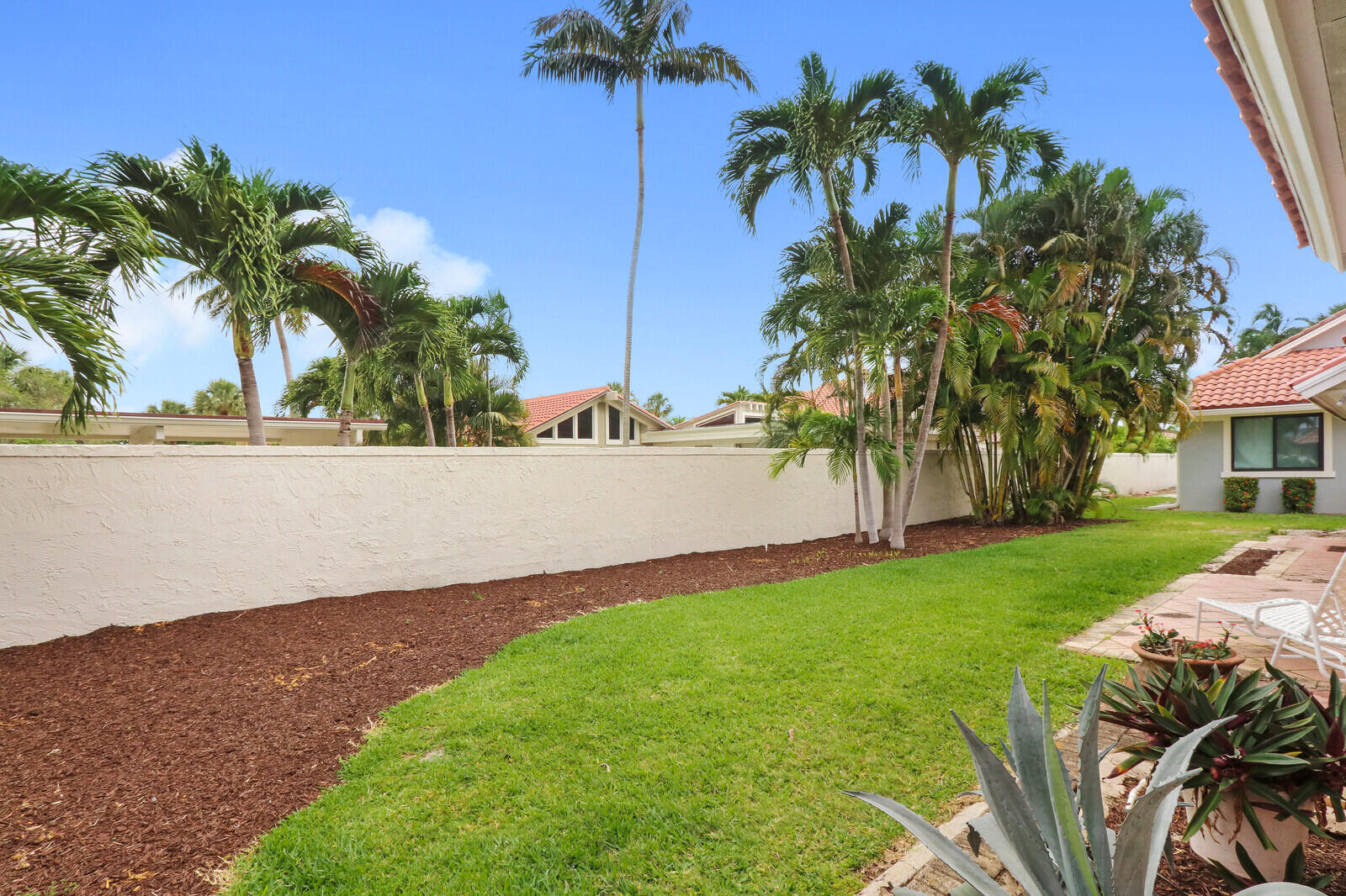 1471 Vía Privada Jupiter, FL 33477 - Photo 7 of 26 Photo 1