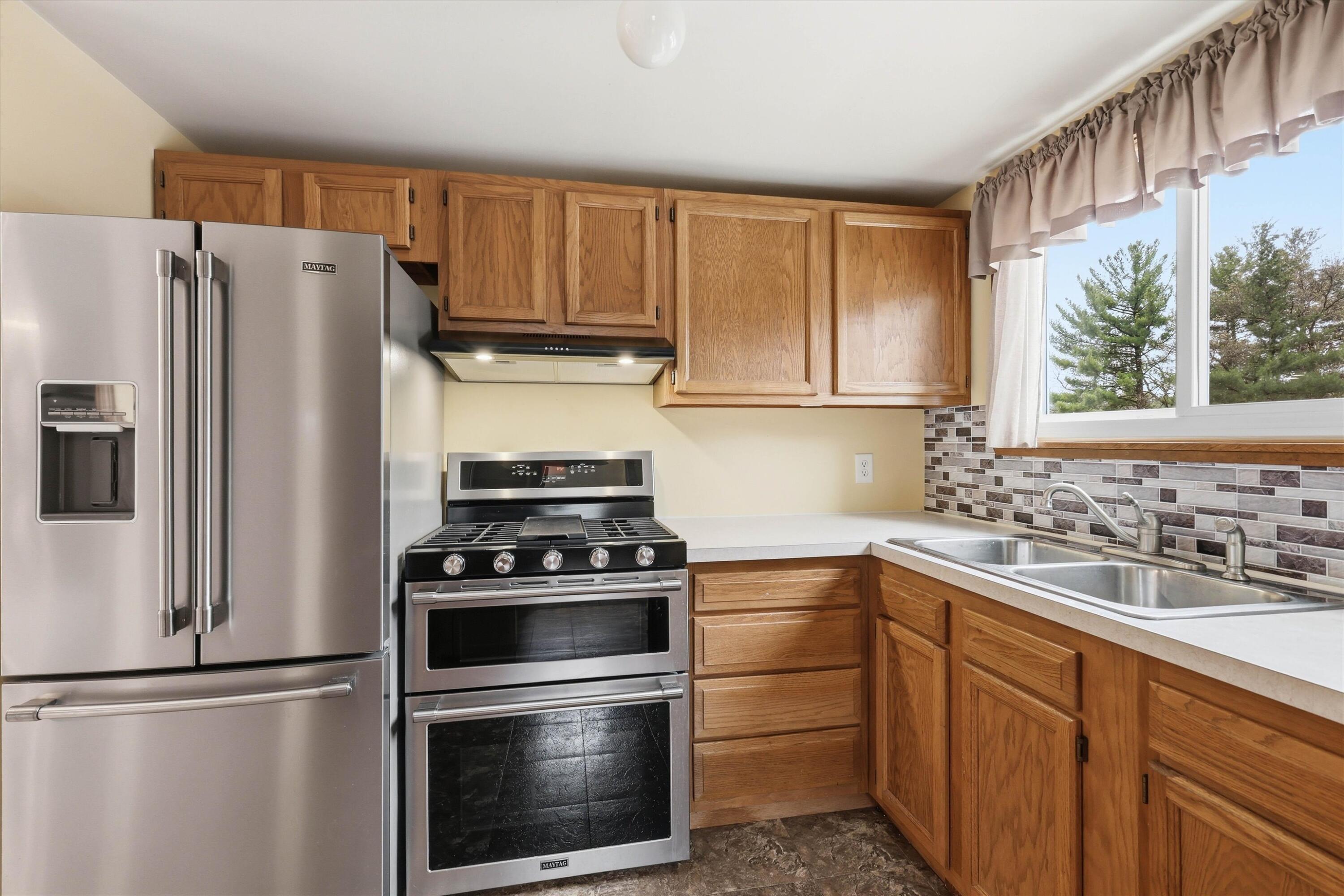W7109 Dakota Avenue Springfield, WI 53964 - Photo 10 of 43 08-W7109 Dakota Avenue-8