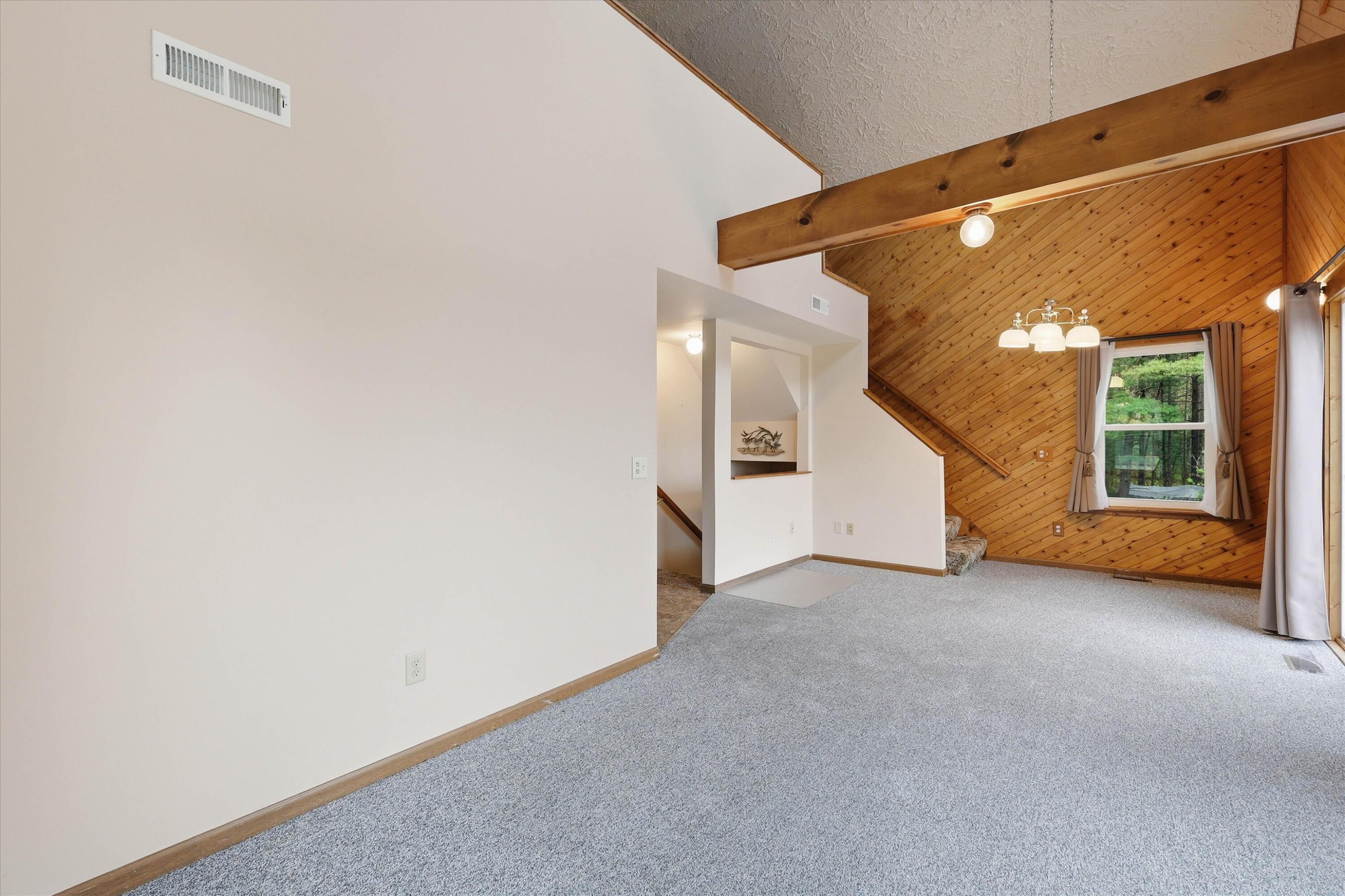 W7109 Dakota Avenue Springfield, WI 53964 - Photo 19 of 43 16-W7109 Dakota Avenue-16