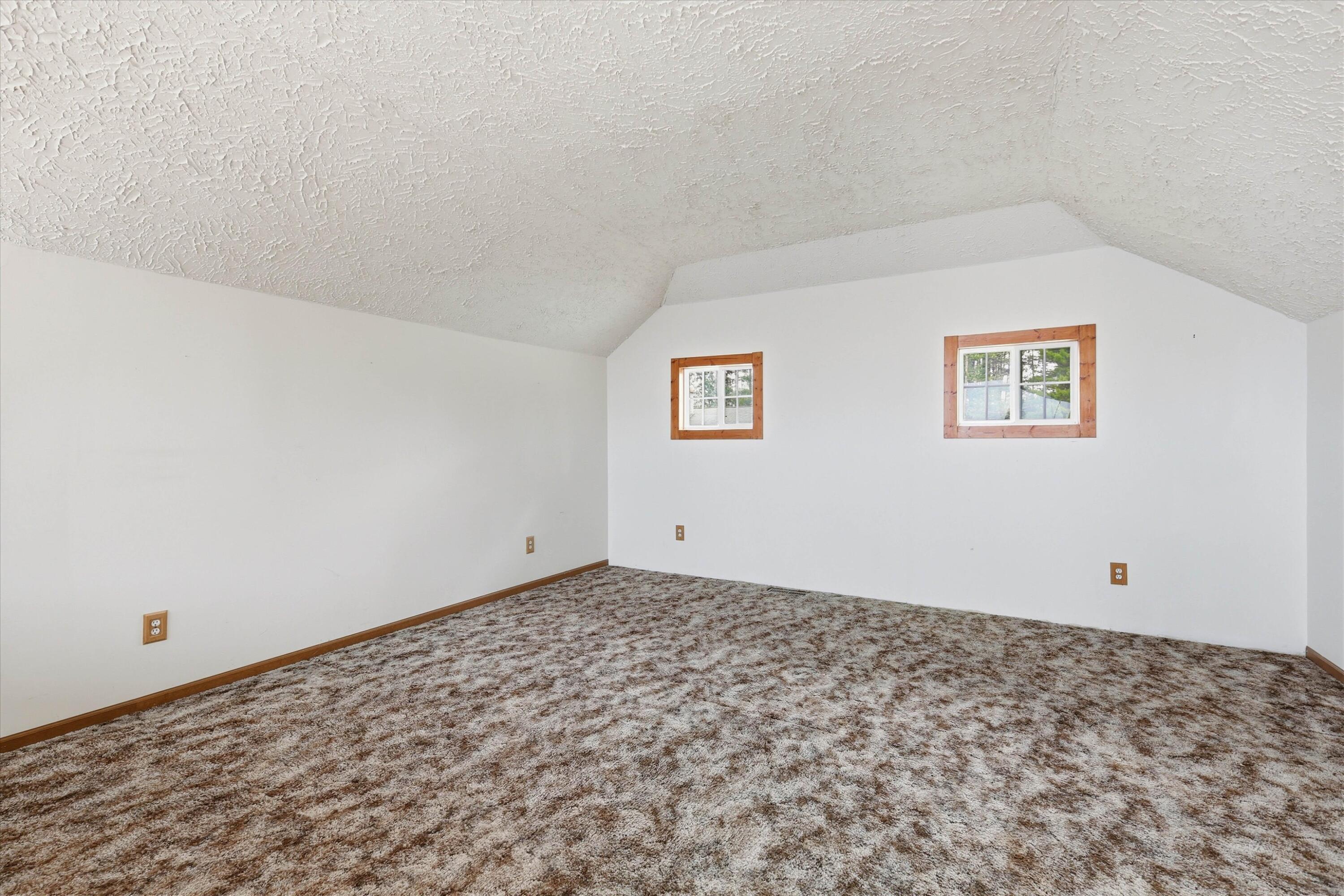 W7109 Dakota Avenue Springfield, WI 53964 - Photo 20 of 43 17-W7109 Dakota Avenue-17