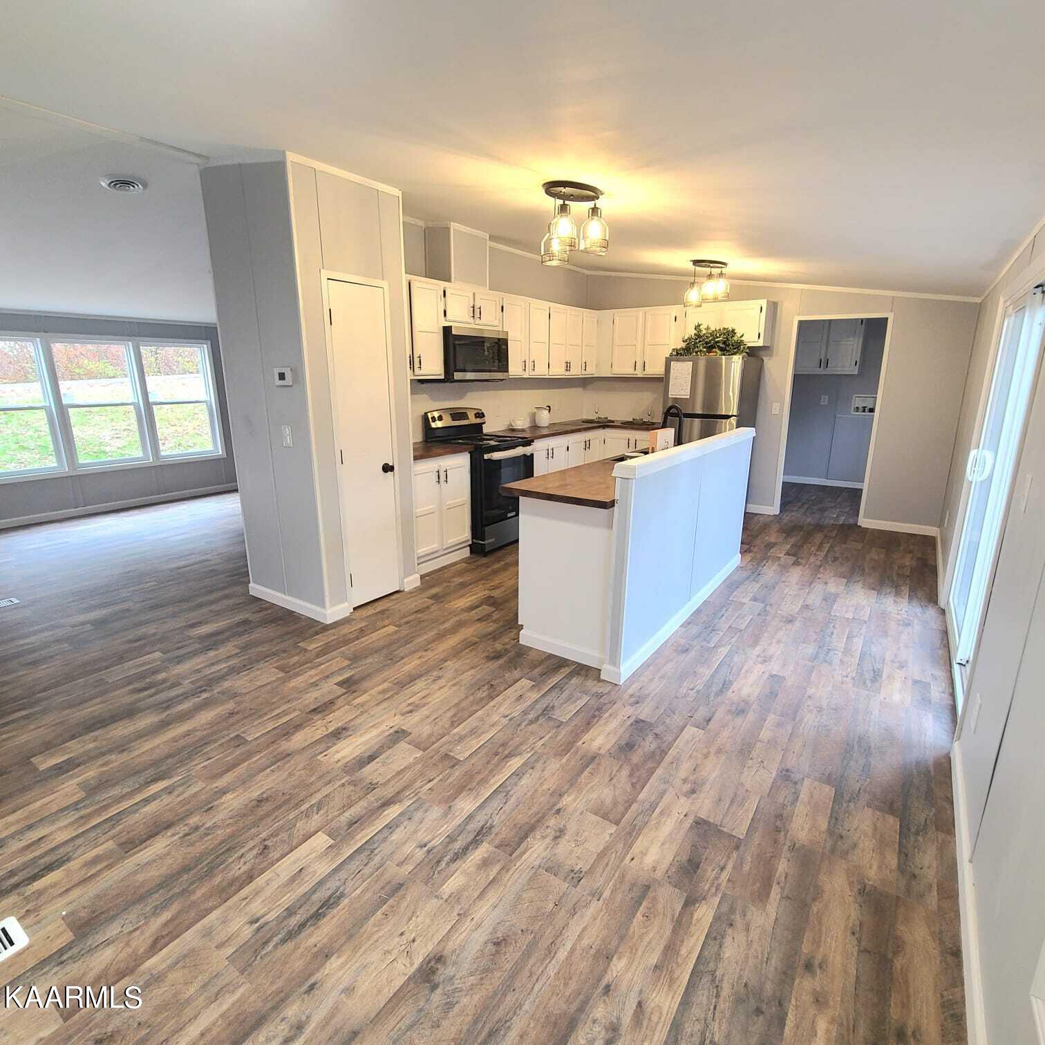 1731 Elkins Road Kodak, TN 37764 - Photo 2 of 25 7b644574-d22f-4d33-95c0-32113d1cabde-1
