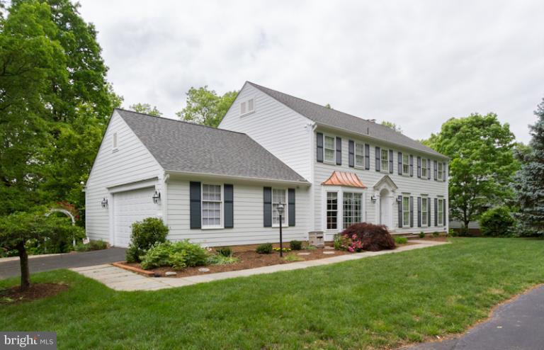 9816 Spring Ridge Lane Vienna, VA 22182 - Photo 2 of 30 Exterior (Front)