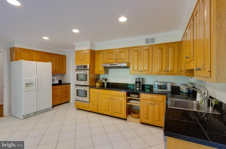 9816 Spring Ridge Lane Vienna, VA 22182 - Photo 5 of 30 Kitchen