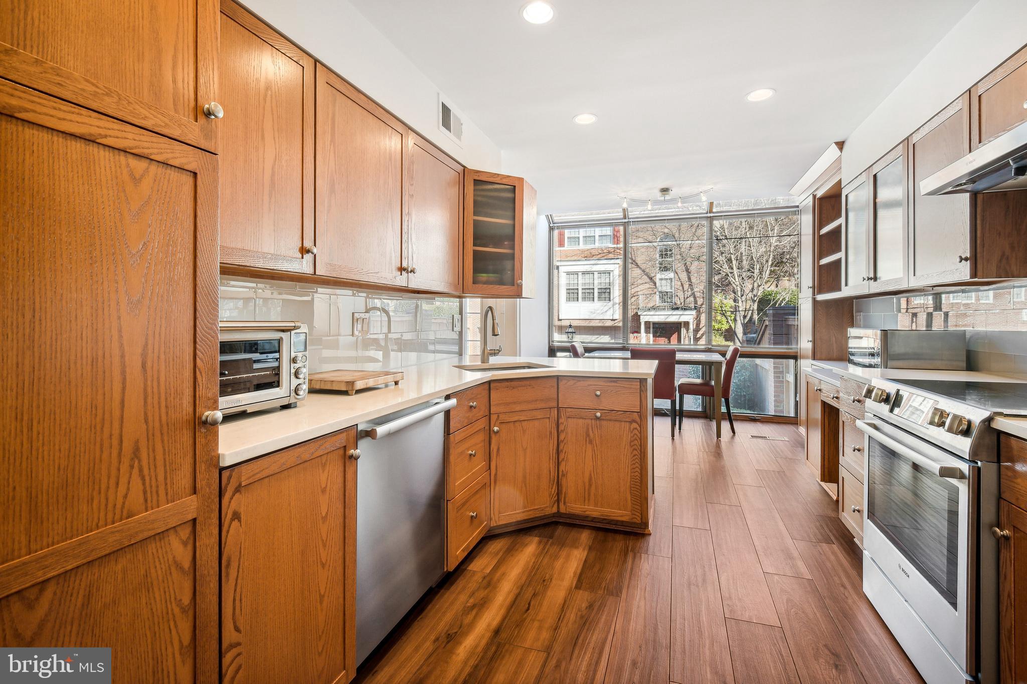 8316 Rising Ridge Way Bethesda, MD 20817 - Photo 11 of 30 Kitchen
