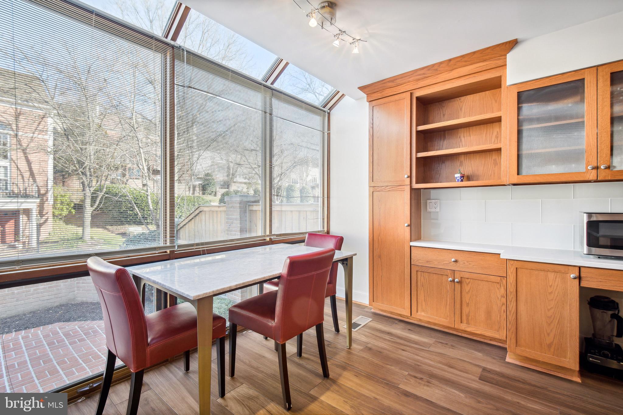 8316 Rising Ridge Way Bethesda, MD 20817 - Photo 13 of 30 Eating area