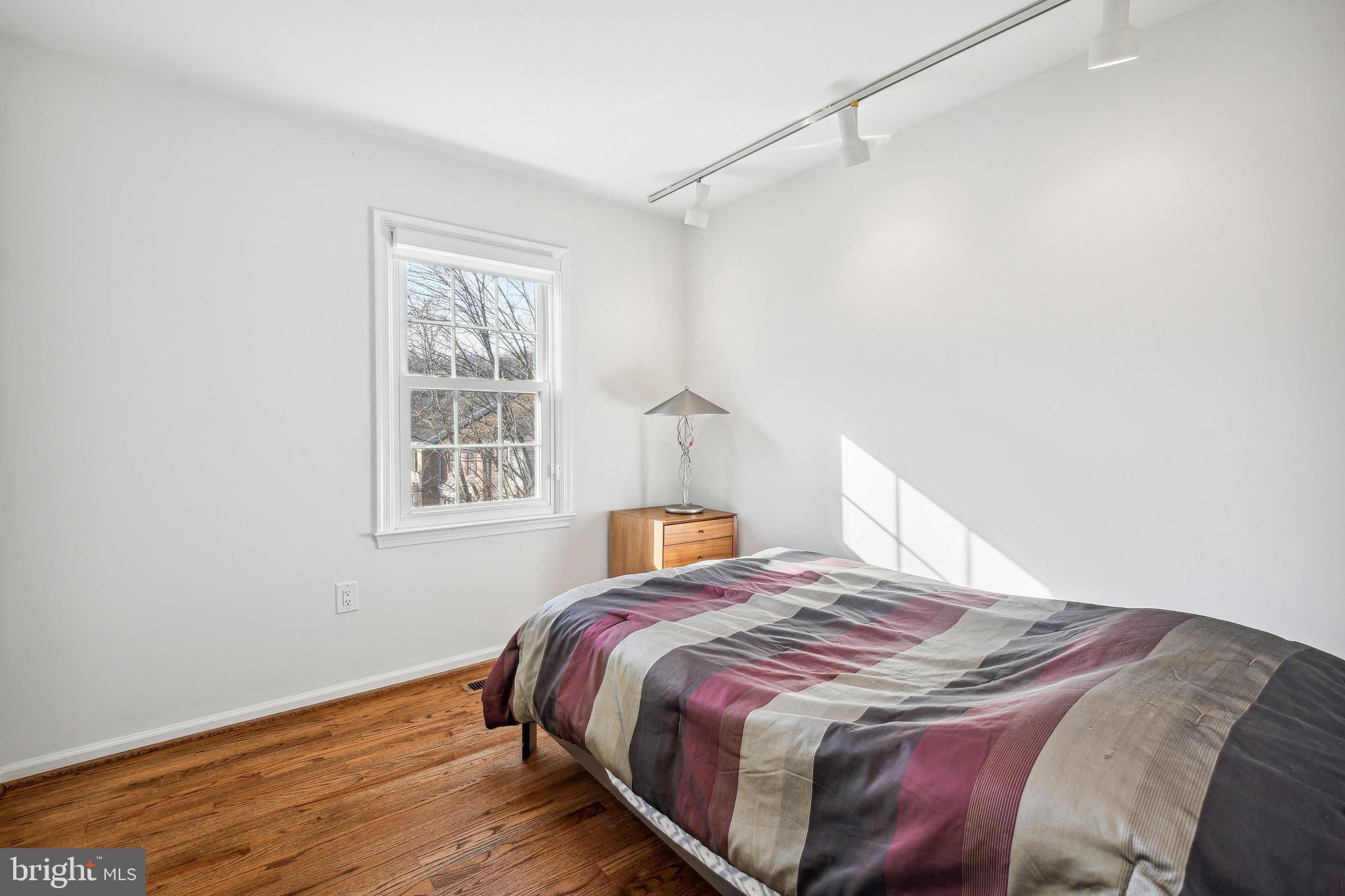 8316 Rising Ridge Way Bethesda, MD 20817 - Photo 22 of 30 Bedroom 3