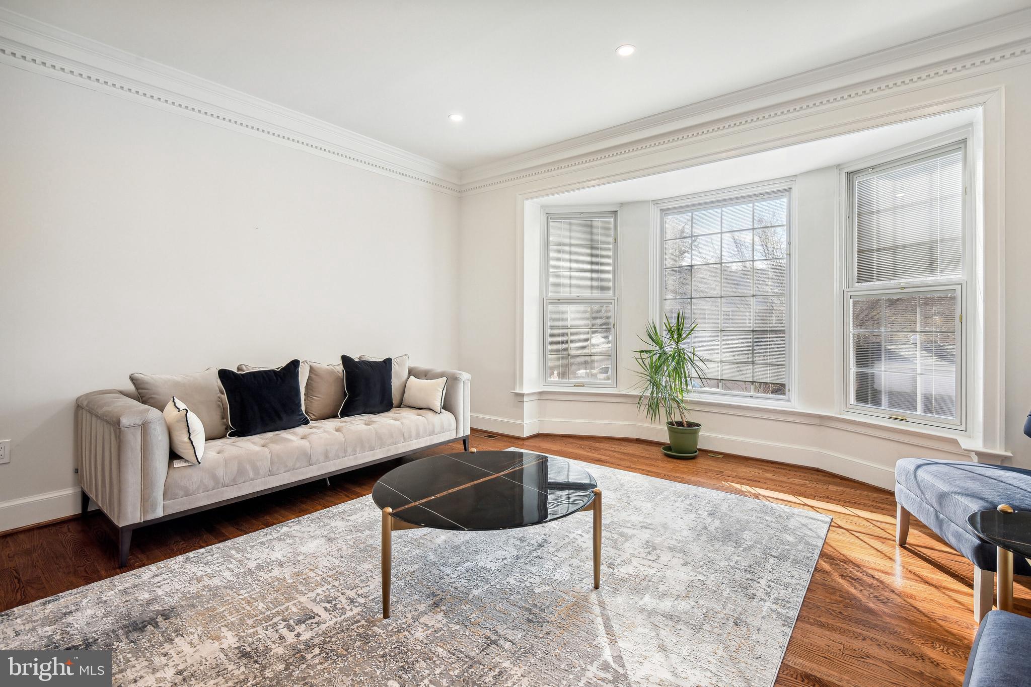 8316 Rising Ridge Way Bethesda, MD 20817 - Photo 4 of 30 Living room