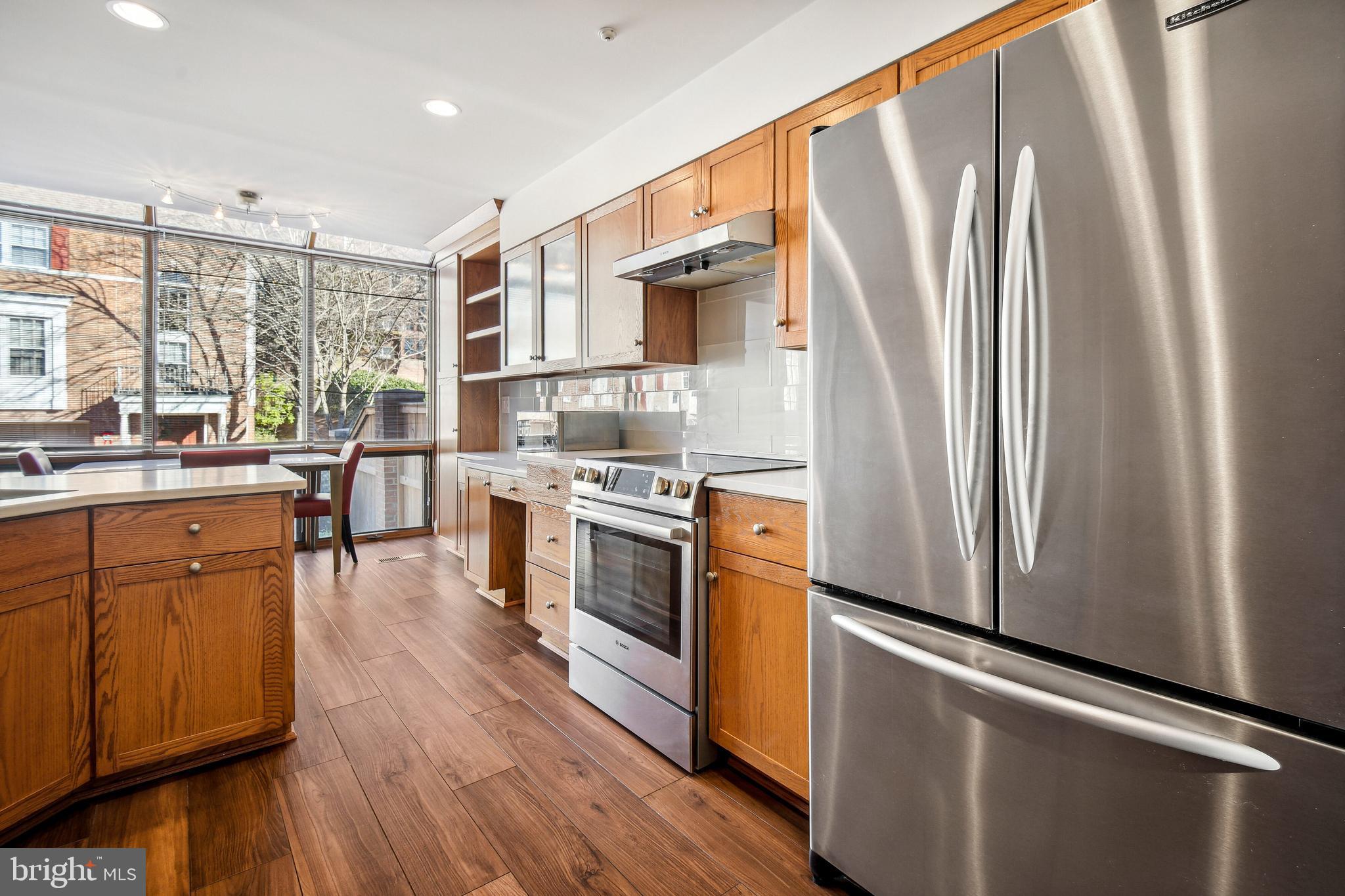 8316 Rising Ridge Way Bethesda, MD 20817 - Photo 9 of 30 Kitchen