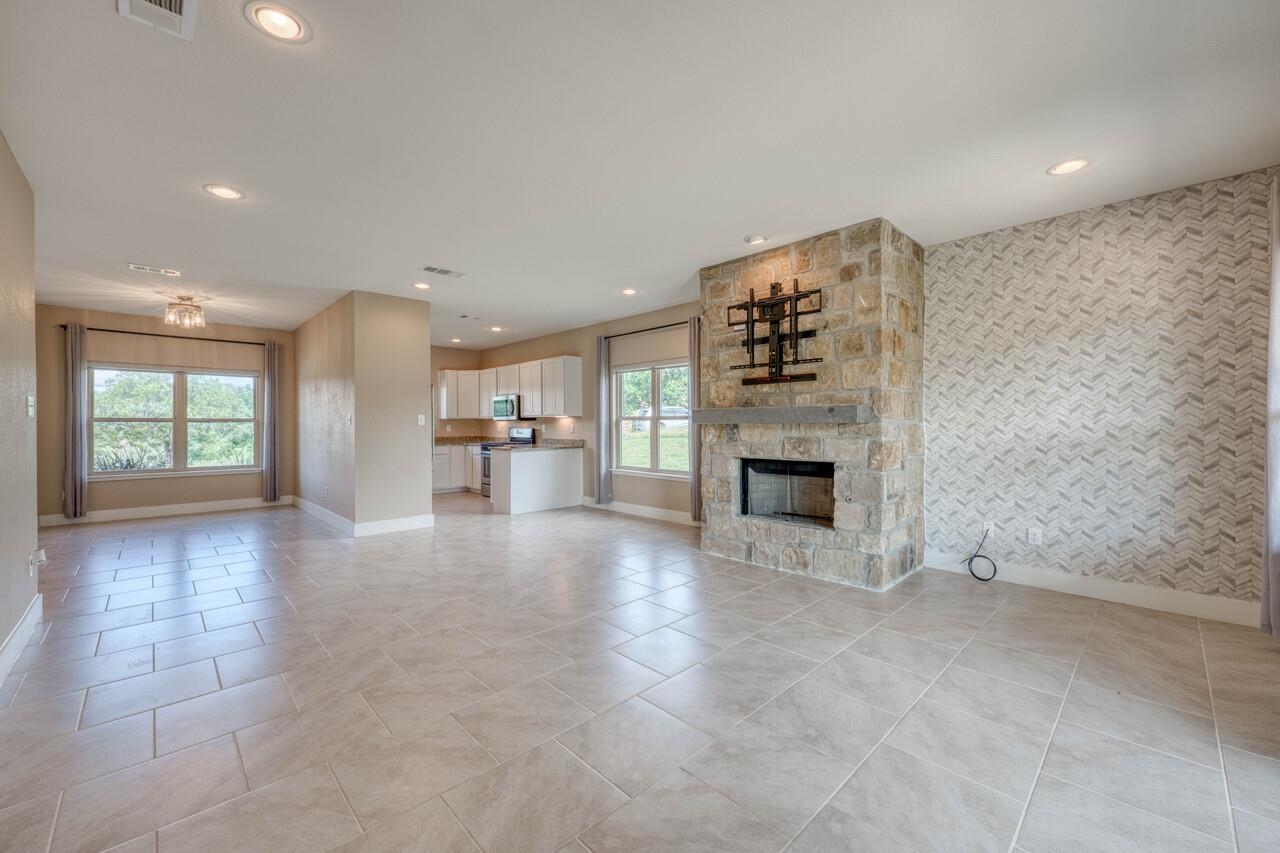 127 Uplift Horseshoe Bay, TX 78657 - Photo 5 of 24