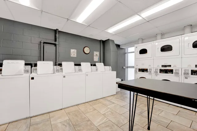 $170,000 | 1555 North Dearborn Parkway, Unit 4C, Chicago, IL 60610