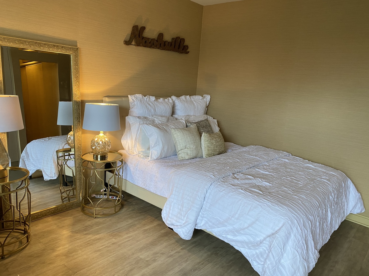 1555 North Dearborn Parkway, Unit 4C Chicago, IL 60610 - Photo 6 of 16 a bedroom with a bed and a mirror