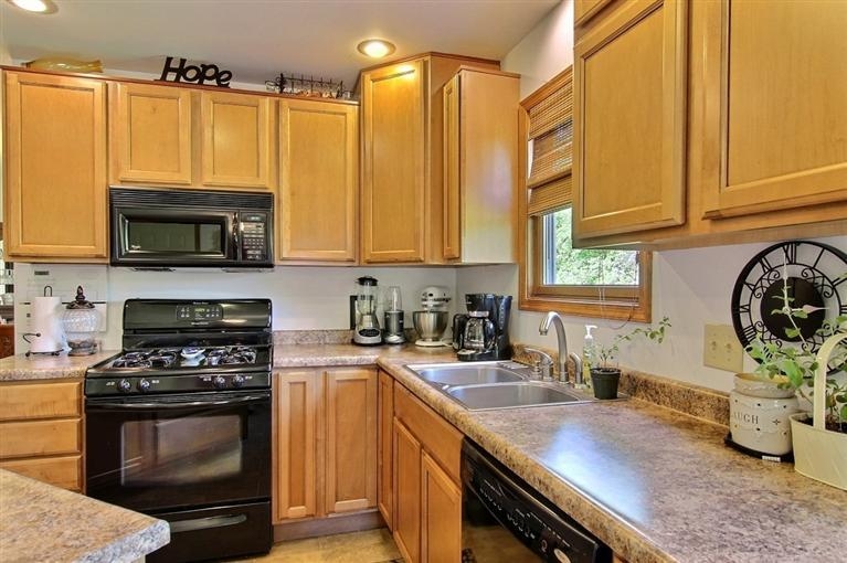 9288 North 950 West Demotte, IN 46310 - Photo 6 of 10 767x510