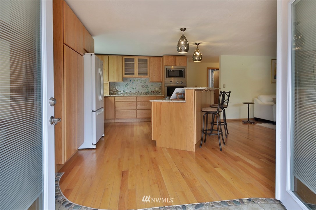 1982 Harbor Sands Lane Freeland, WA 98249 - Photo 3 of 23 Gallery Image 3
