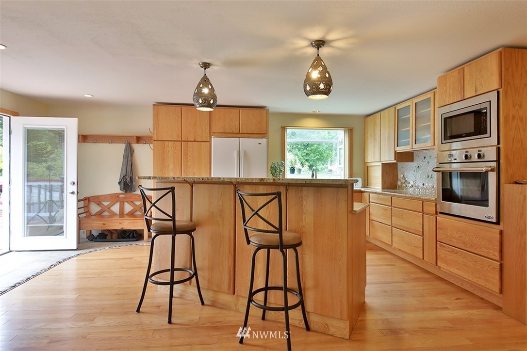 1982 Harbor Sands Lane Freeland, WA 98249 - Photo 5 of 23 Gallery Image 5