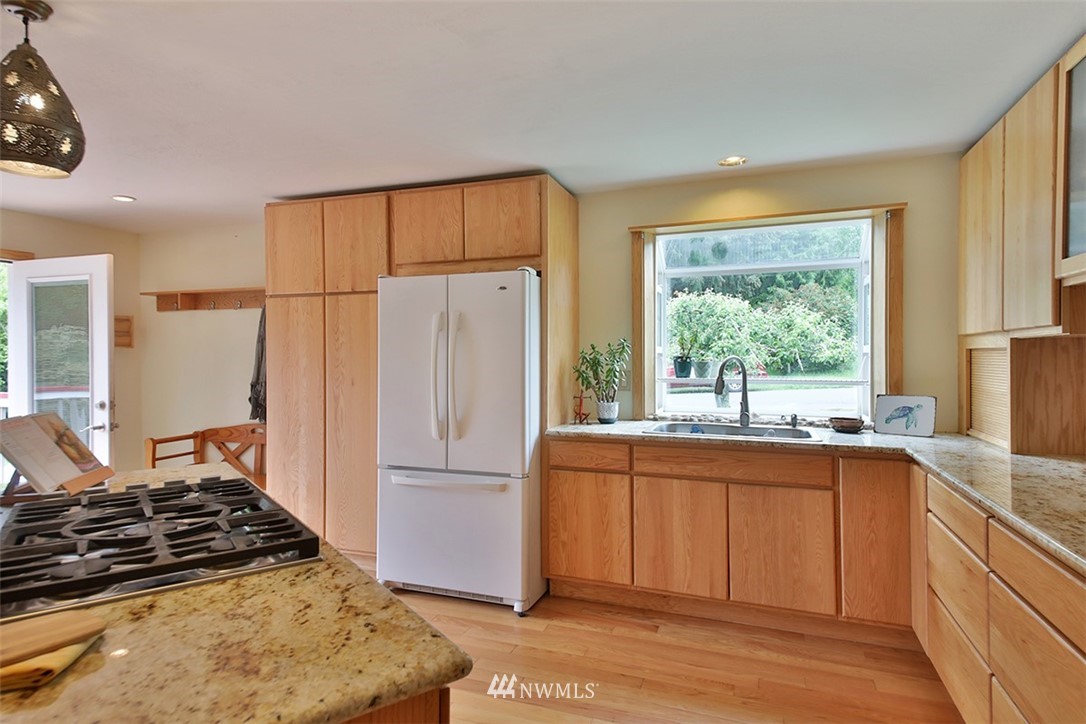 1982 Harbor Sands Lane Freeland, WA 98249 - Photo 6 of 23 Gallery Image 6