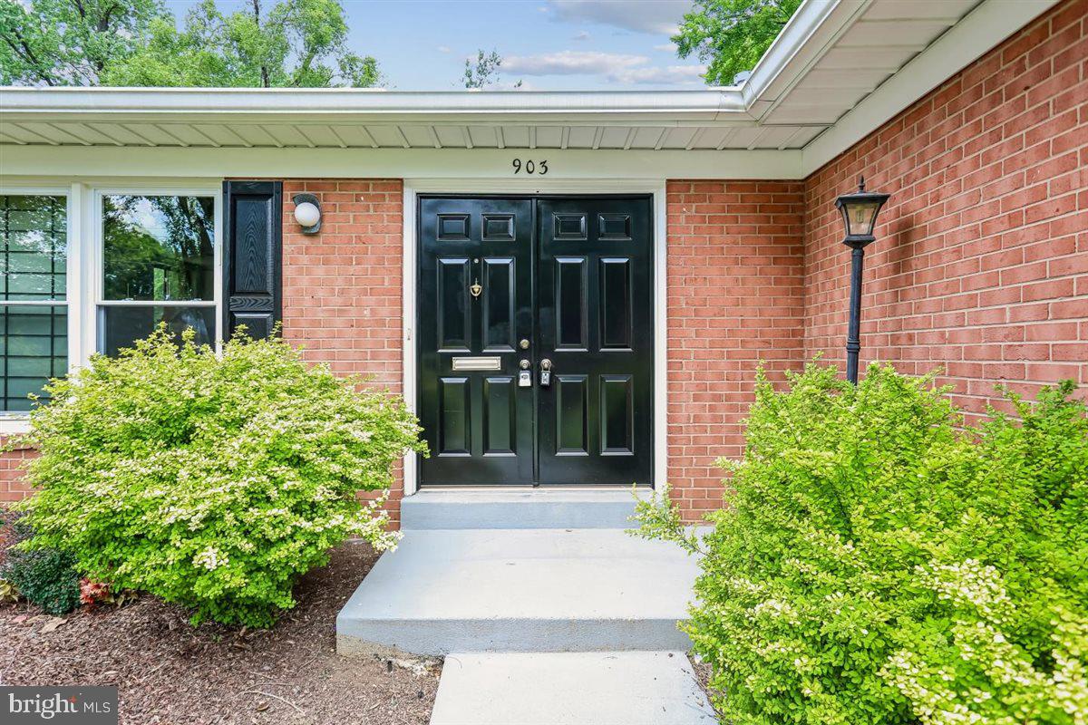 903 Annmore Drive Silver Spring, MD 20902 - Photo 3 of 48 Gallery Image 3
