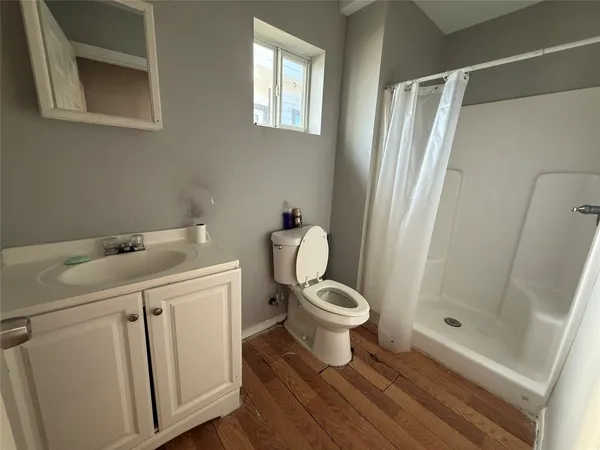 $1,300 | 9307 Coffee Street, Houston, TX 77033