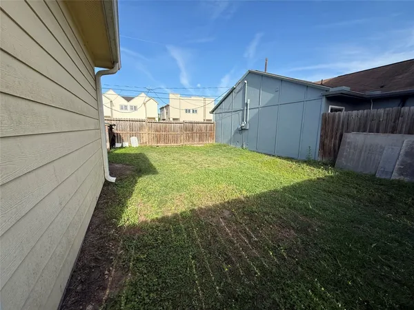 $1,300 | 9307 Coffee Street, Houston, TX 77033