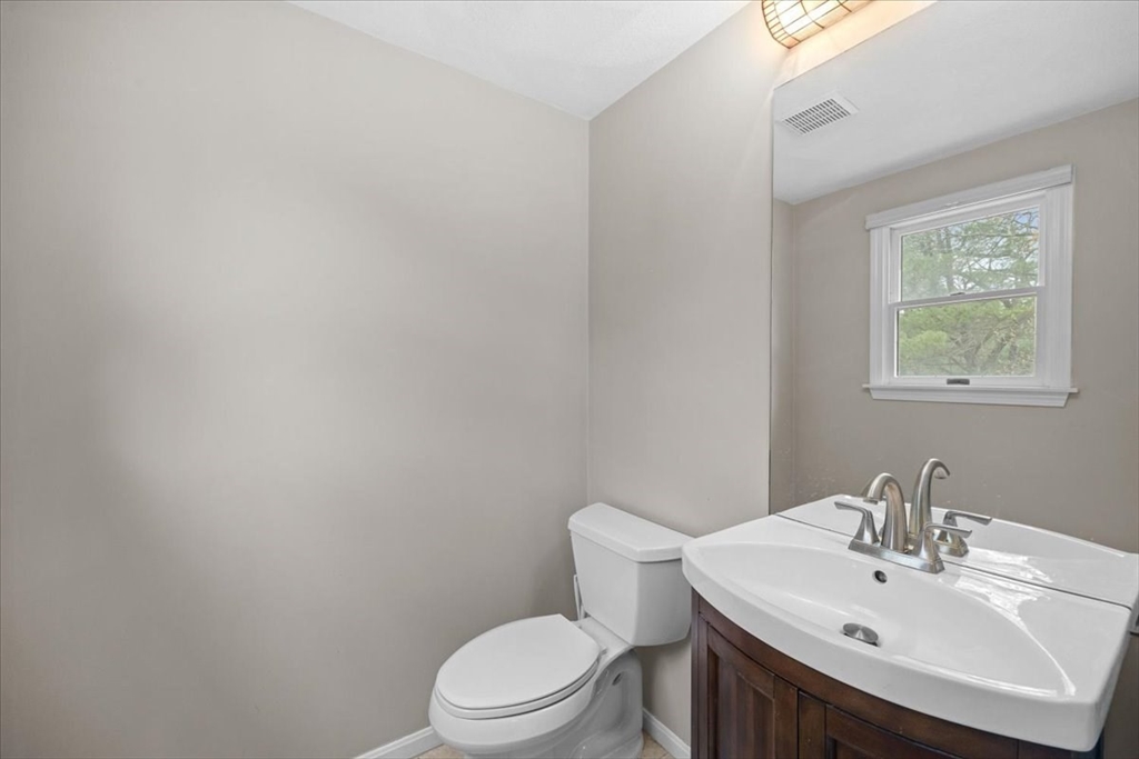 4 Treasure Hill Road Wilmington, MA 01887 - Photo 9 of 37 Gallery Image 9