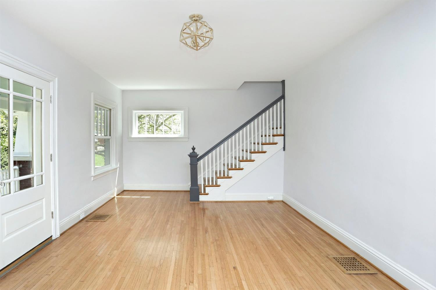 1206 Slashes Road Lexington, KY 40502 - Photo 5 of 31 Listing Photo