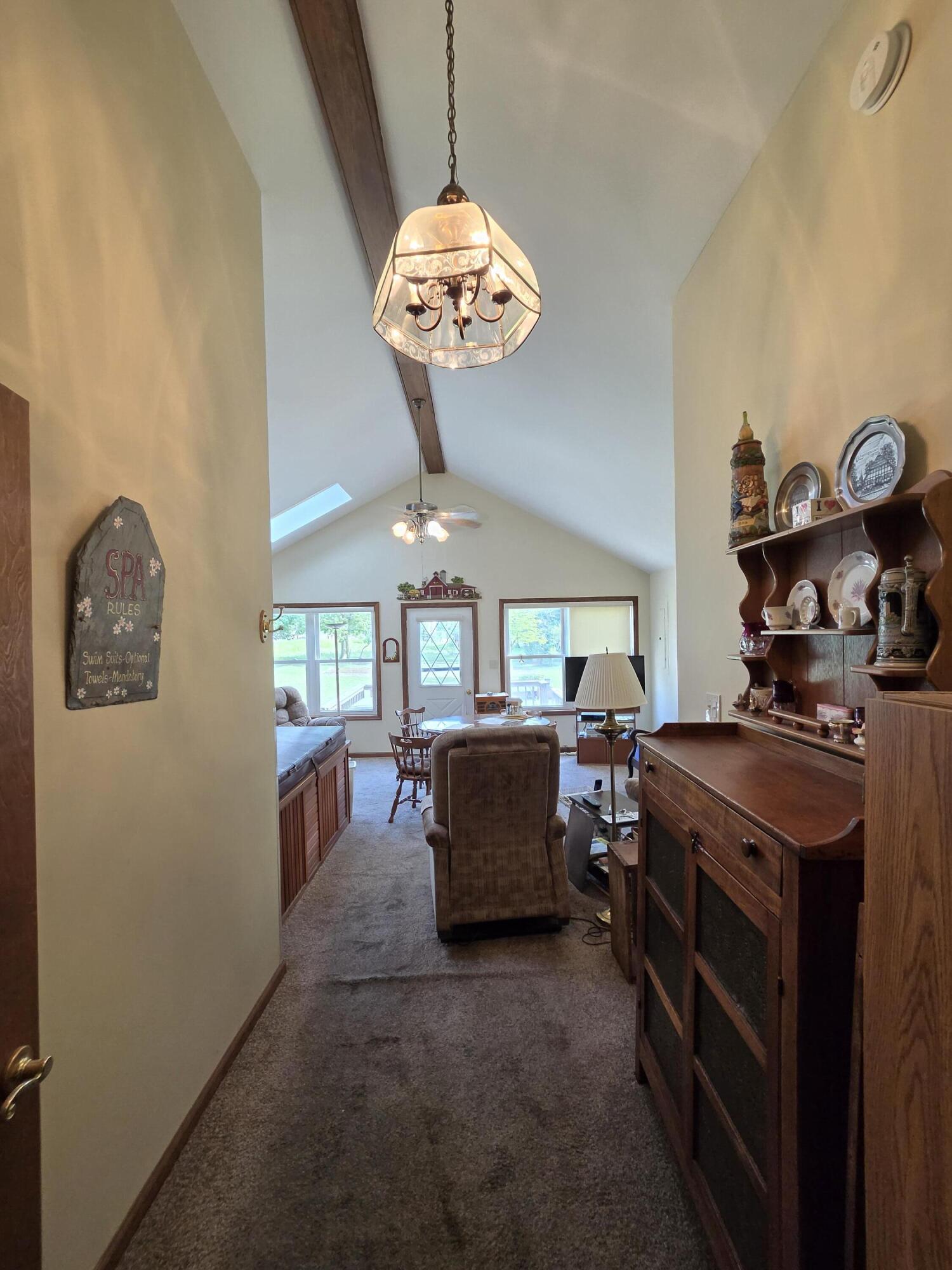 1909 West Washington Street Springfield, OH 45506 - Photo 7 of 28 Family Room foyer