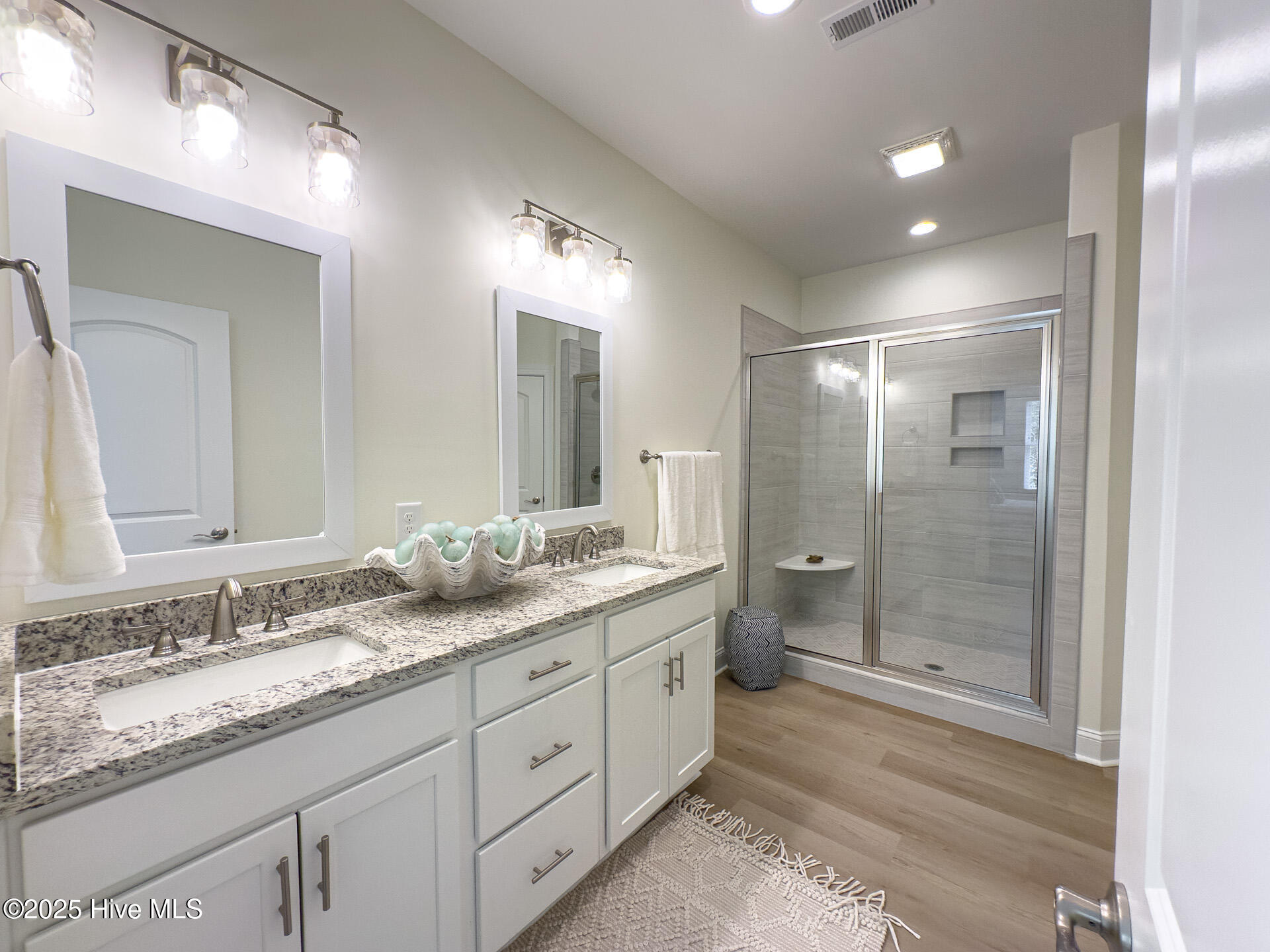 156 Freedom Park Road Beaufort, NC 28516 - Photo 10 of 31 Primary bath