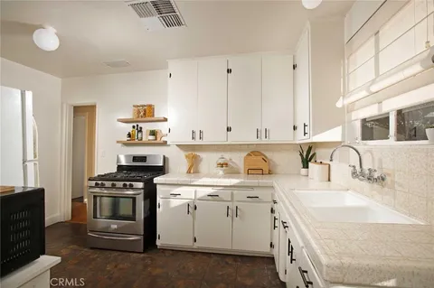 $899,000 | 12762 Willard Street, North Hollywood, CA 91605