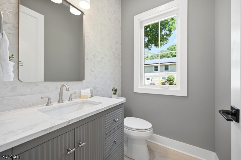 11 Rale Terrace Livingston, NJ 07039 - Photo 18 of 30 Gallery Image 18