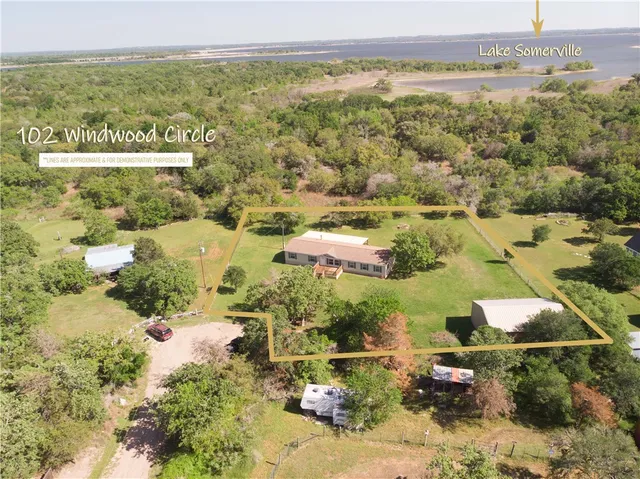 $325,000 | 102 Windwood Circle, Somerville, TX 77879
