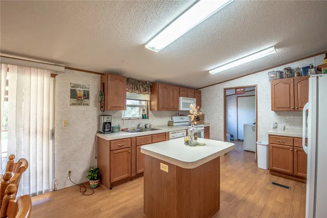 $325,000 | 102 Windwood Circle, Somerville, TX 77879