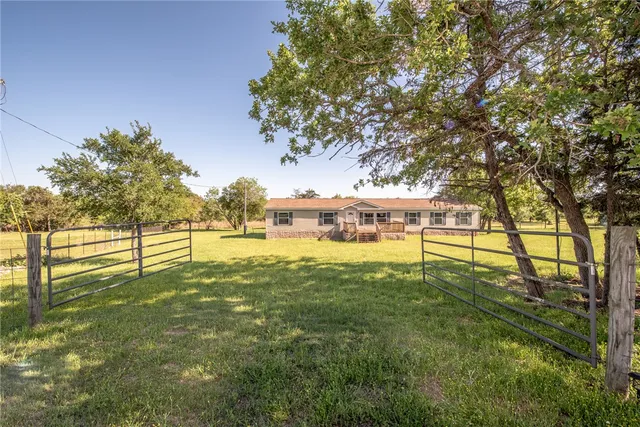 $325,000 | 102 Windwood Circle, Somerville, TX 77879
