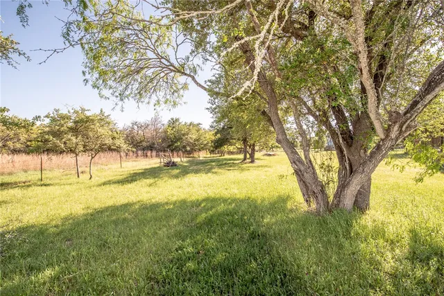 $325,000 | 102 Windwood Circle, Somerville, TX 77879